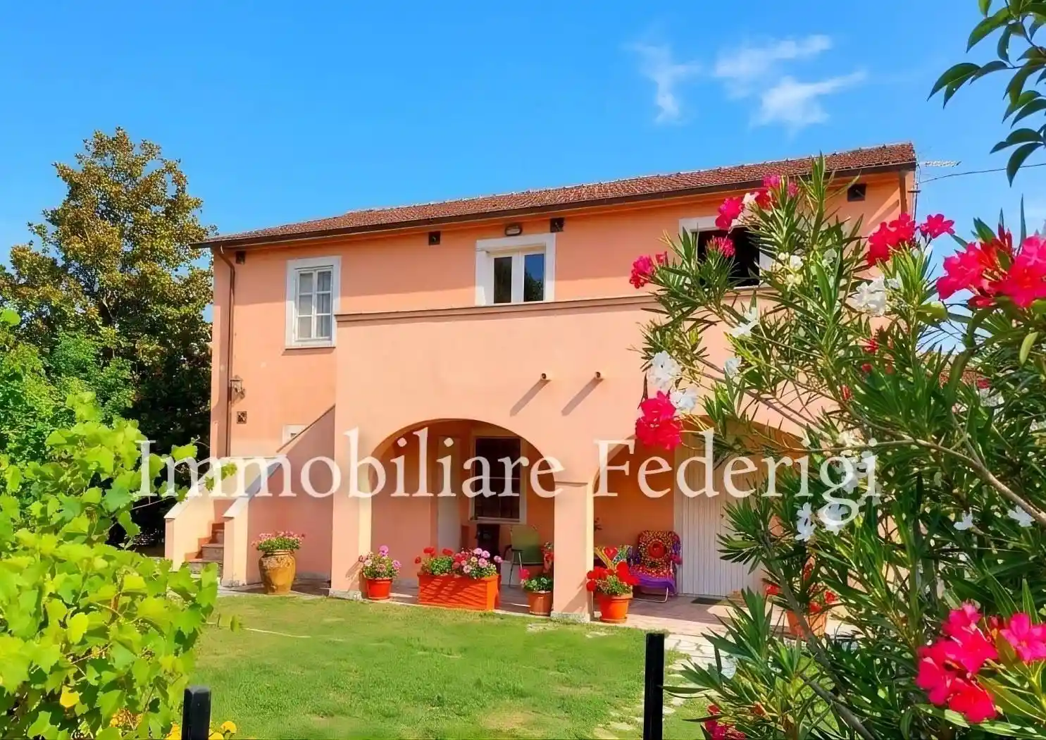 Villa in vendita a Castelnuovo Magra