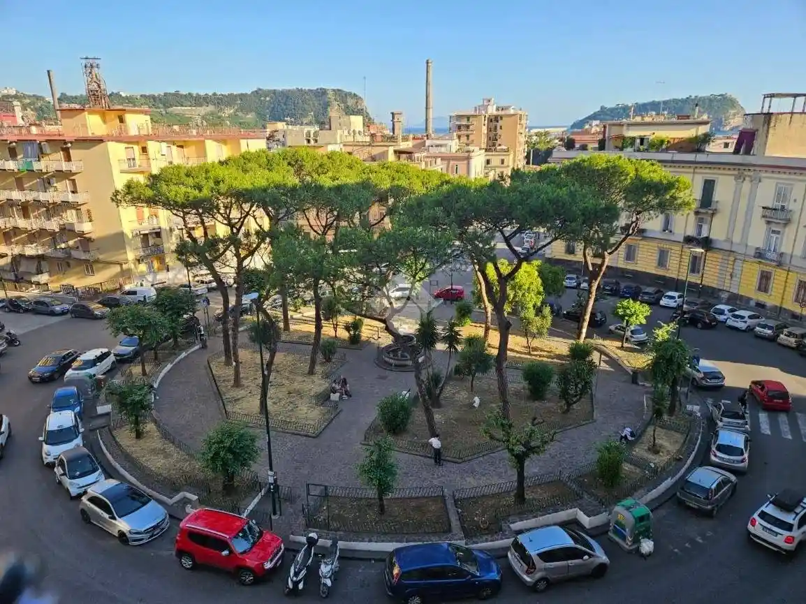 Appartamento in vendita a Napoli
