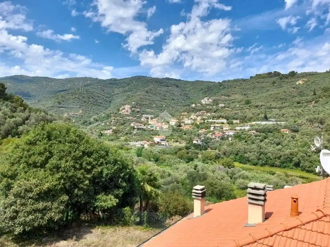 Casa indipendente in vendita a Diano Arentino