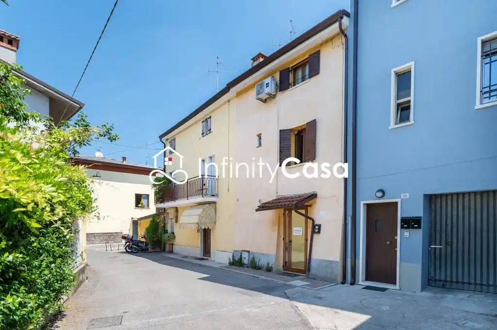 Casa indipendente in vendita a Verona