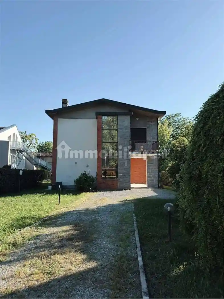 Villa in vendita a Vergiate