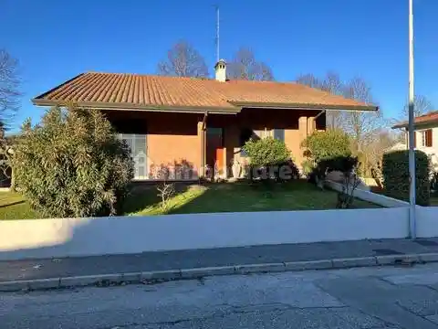 Villa in vendita a Lugo