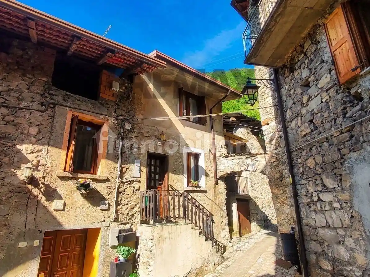 Casa indipendente in vendita a Losine