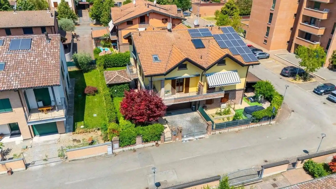 Villa in vendita a Montecchio Emilia