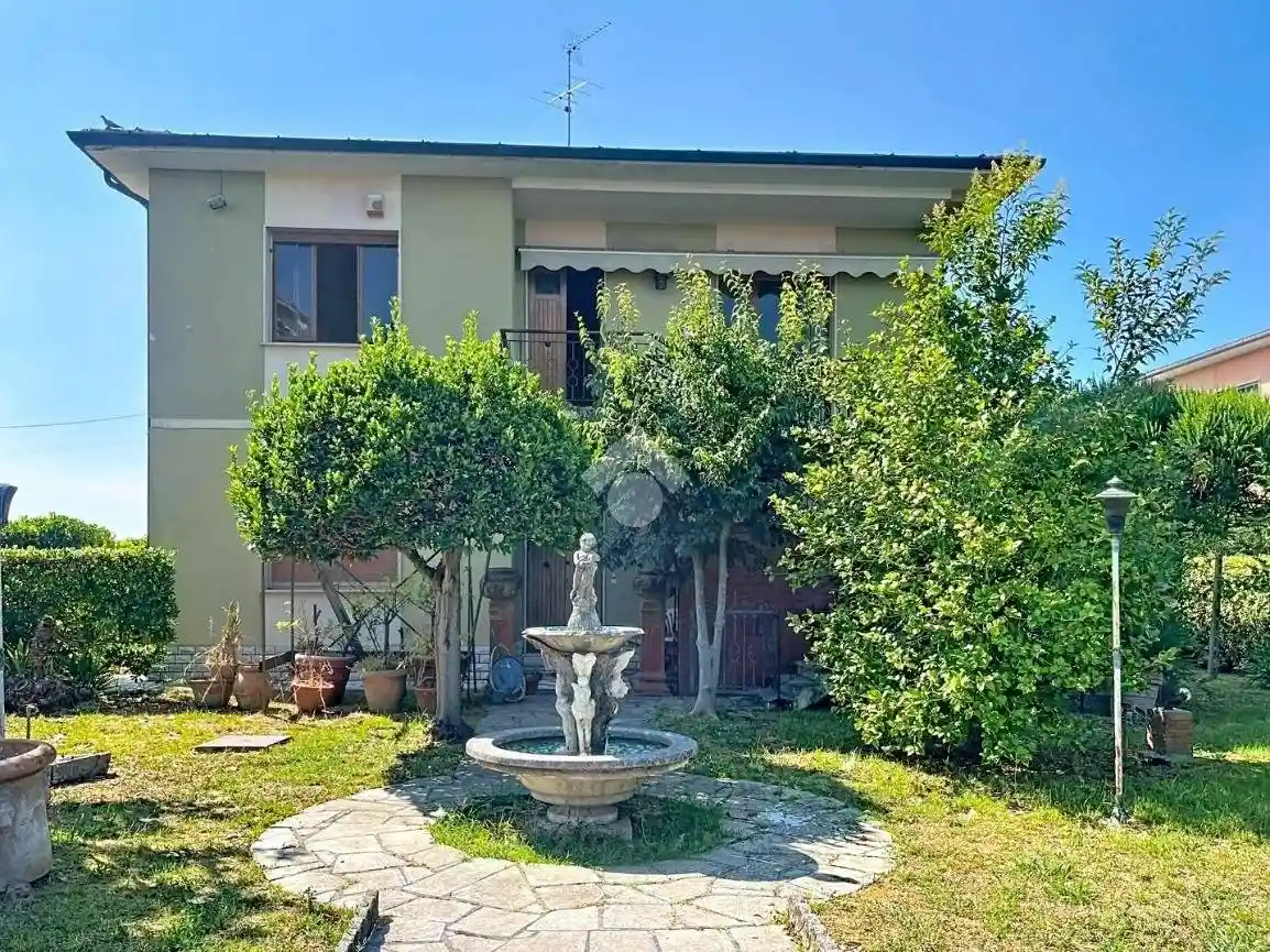 Villa in vendita a San Giuliano Terme