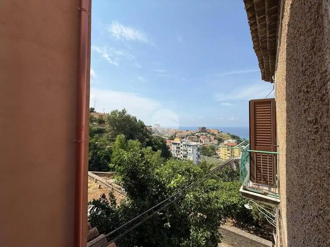 Appartamento in vendita a Paola