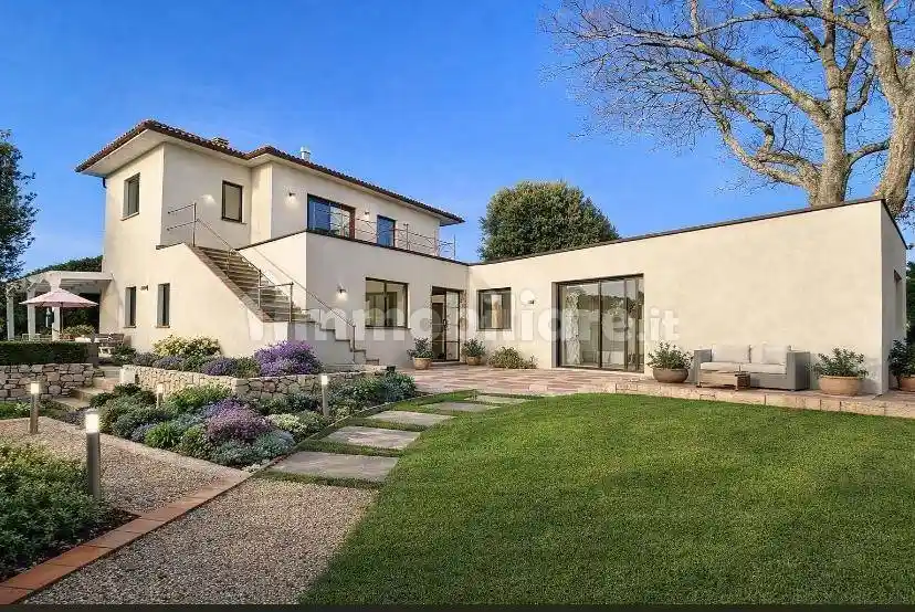 Villa in vendita a Viterbo
