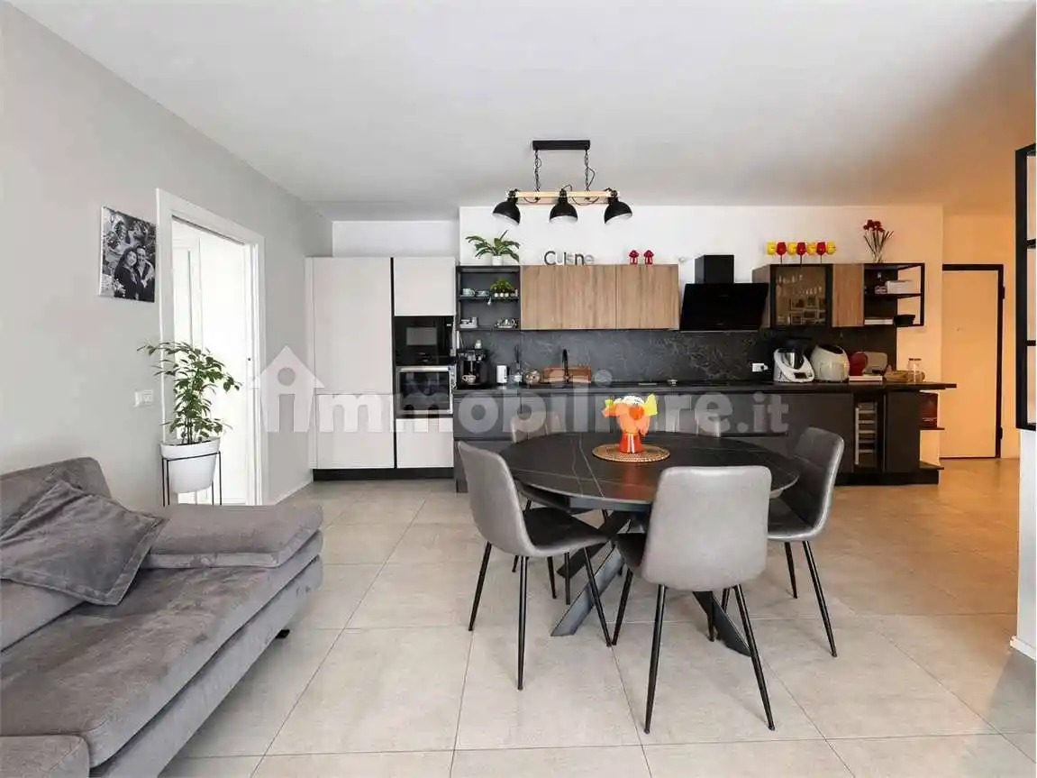 Appartamento in vendita a Villa Guardia