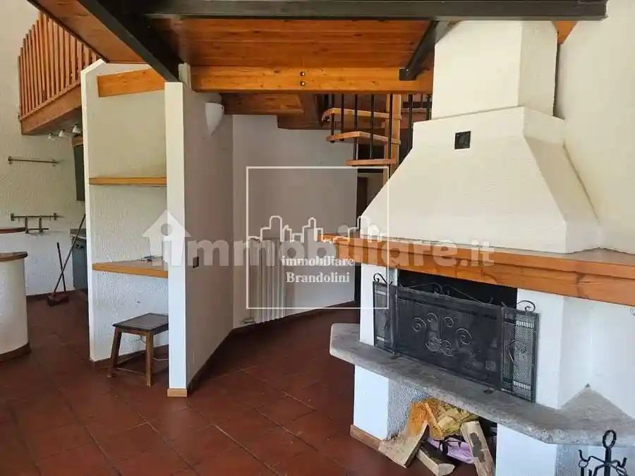 Appartamento in vendita a Luvinate