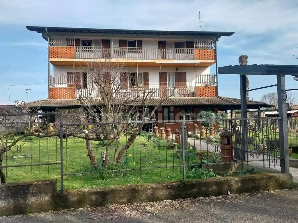 Villa in vendita a Pontoglio