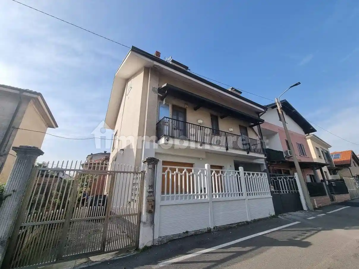 Villa in vendita a Limbiate