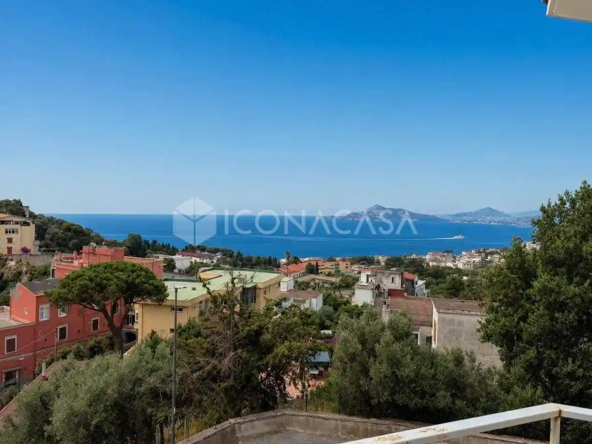 Appartamento in vendita a Pozzuoli