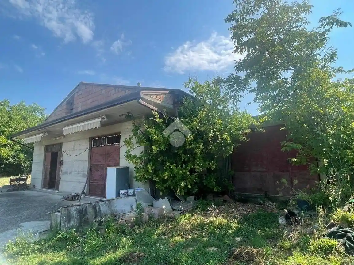 Casa indipendente in vendita a San Leucio del Sannio