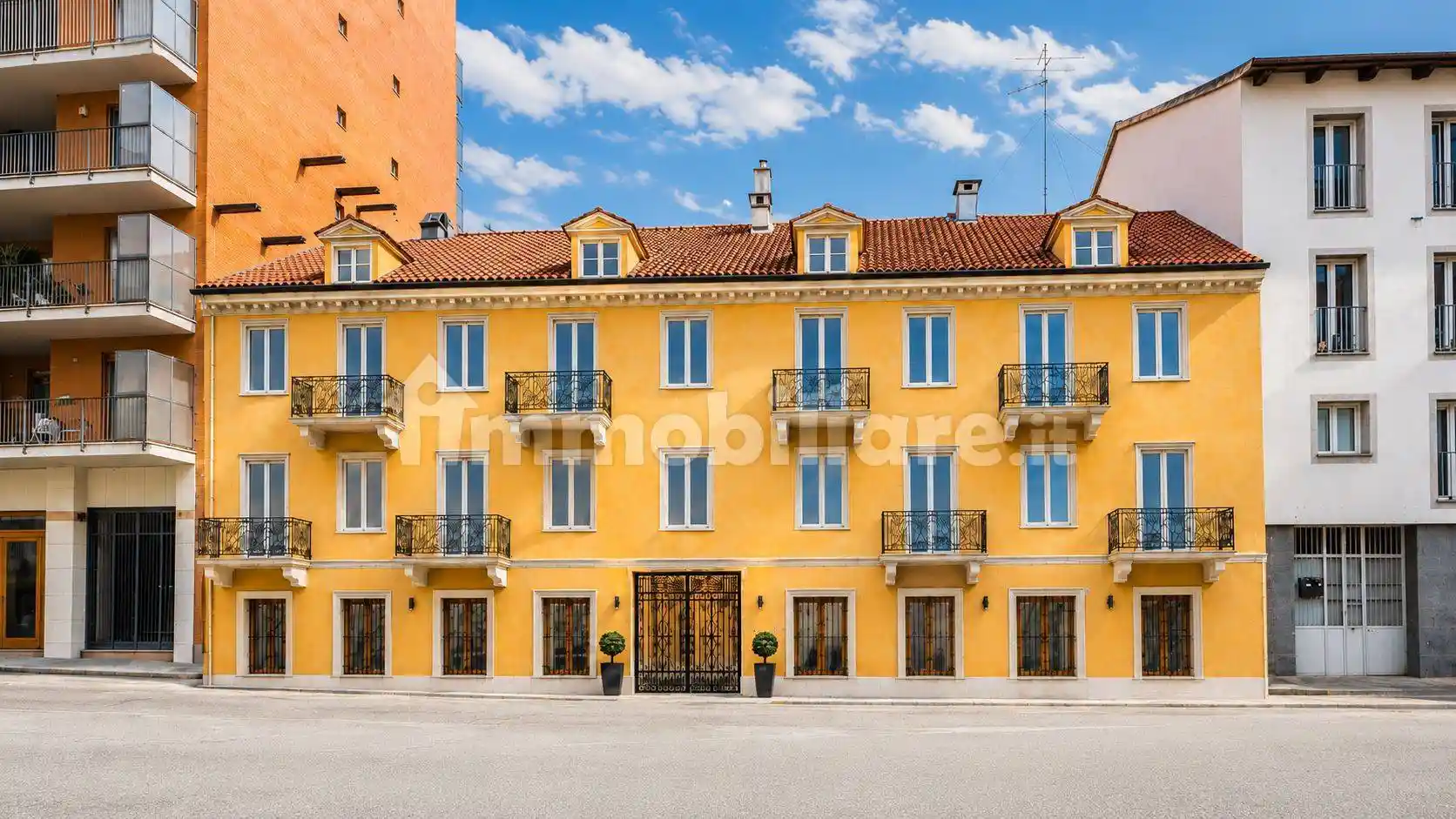 Palazzo - Edificio in vendita a Torino