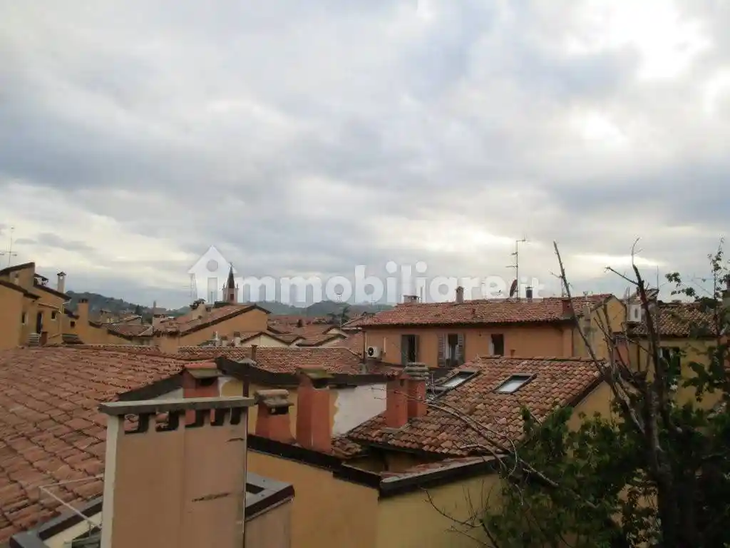 Appartamento in affitto a Bologna