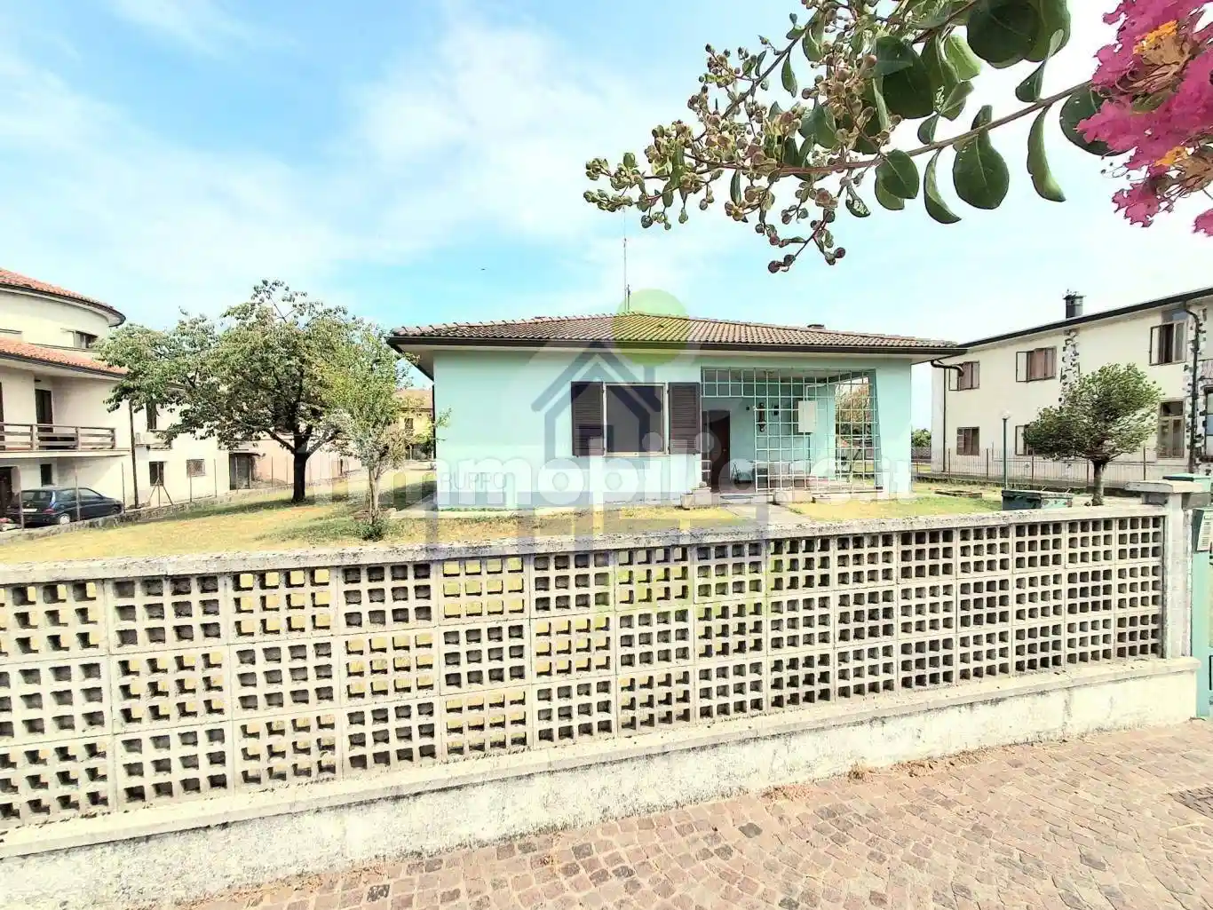 Villa in vendita a Montanaso Lombardo