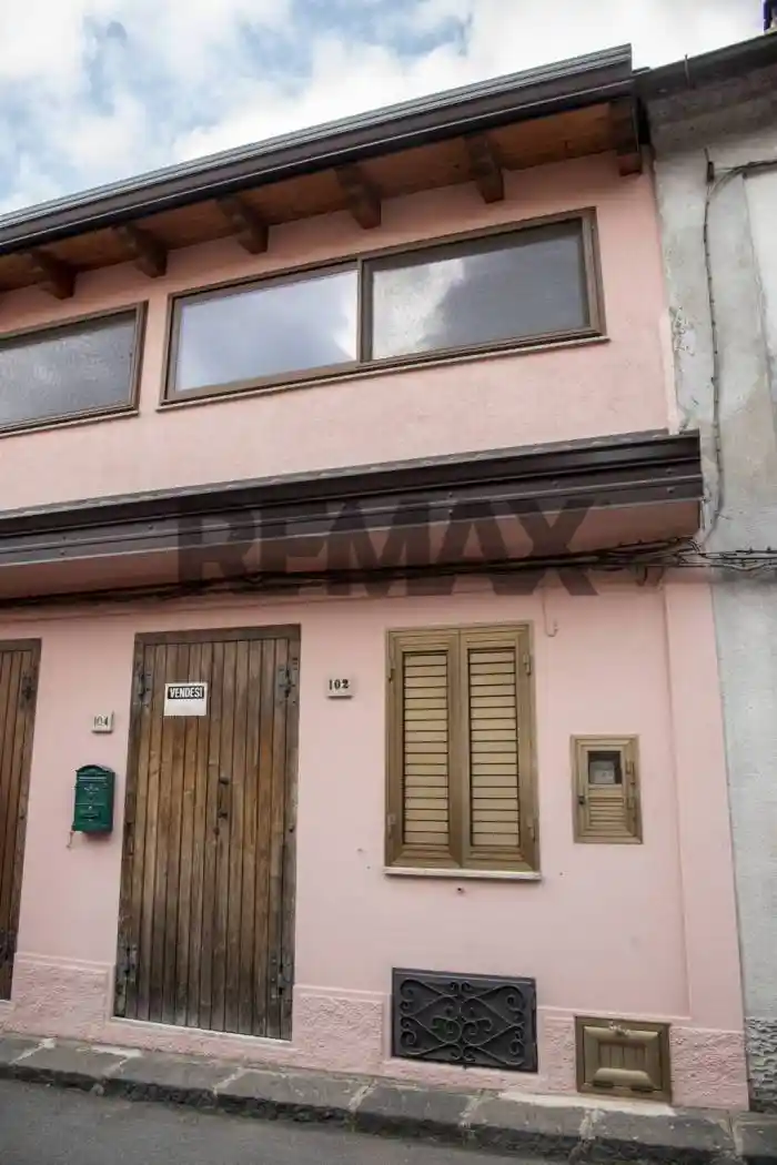 Casa indipendente in vendita a Fabrizia
