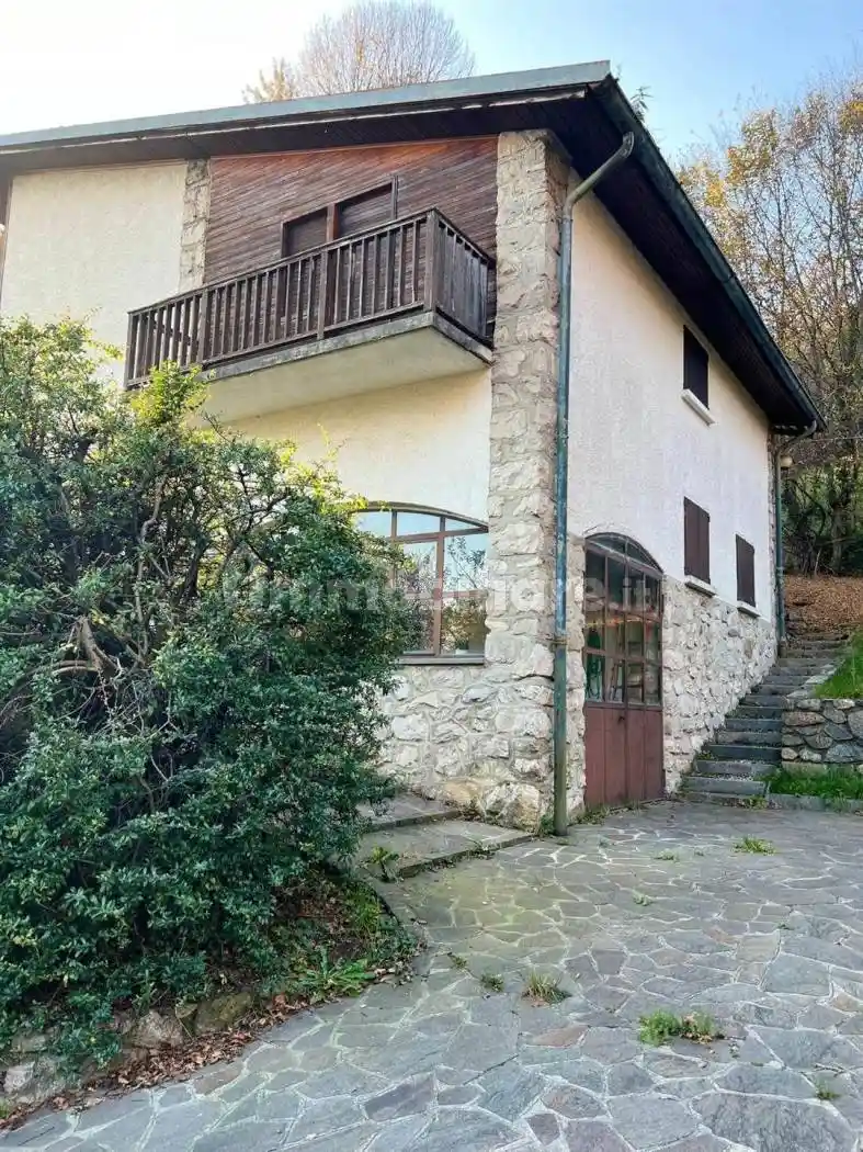 Villa in vendita a Ballabio