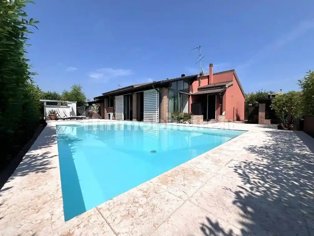 Villa in vendita a San Giorgio Bigarello