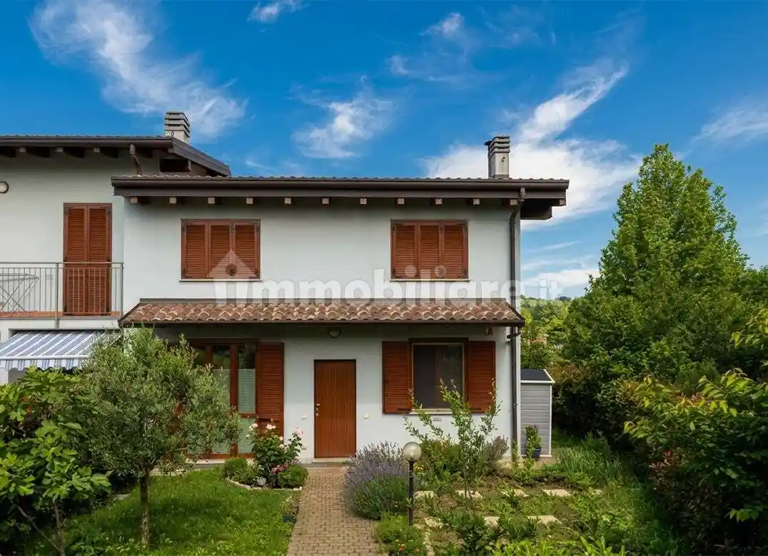 Appartamento in vendita a Montano Lucino