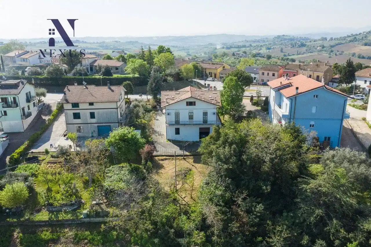 Villa in vendita a Terre Roveresche