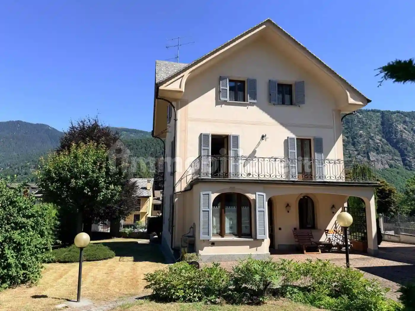 Villa - foto 2