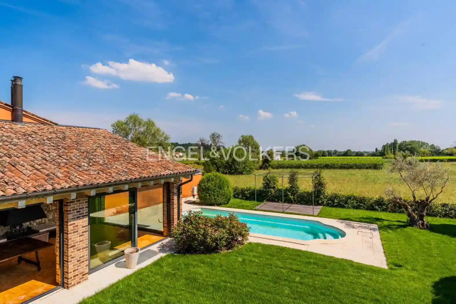 Villa - foto 2