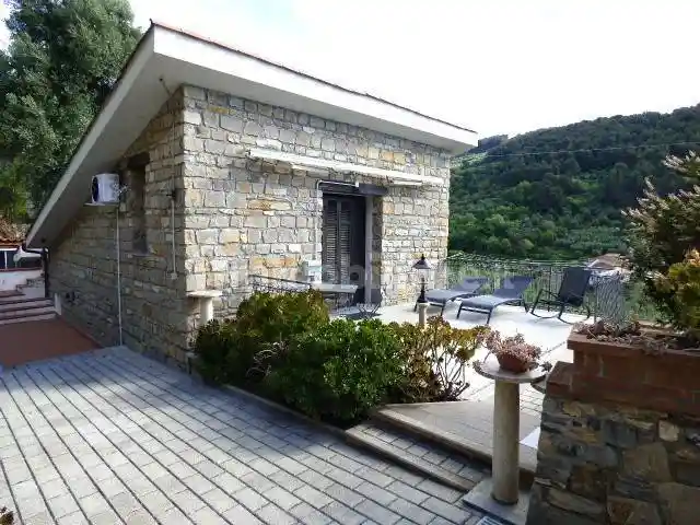 Villa in vendita a San Bartolomeo al Mare
