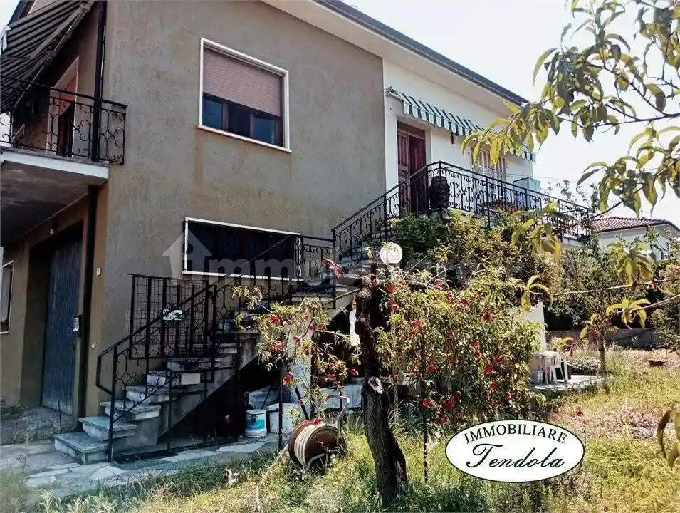 Casa indipendente in vendita a Castelnuovo Magra
