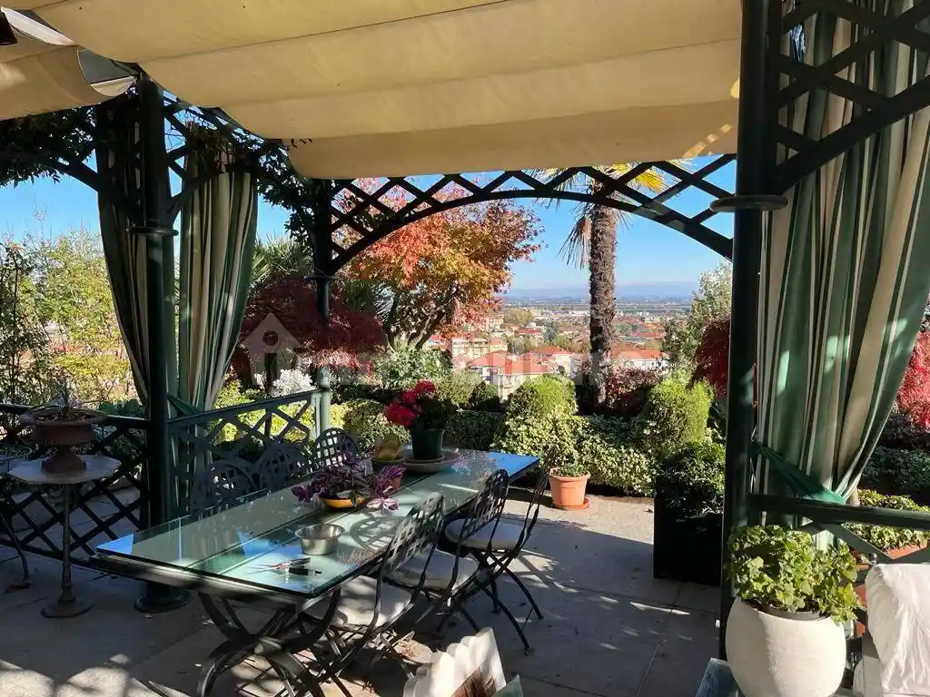 Villa in vendita a Saluzzo