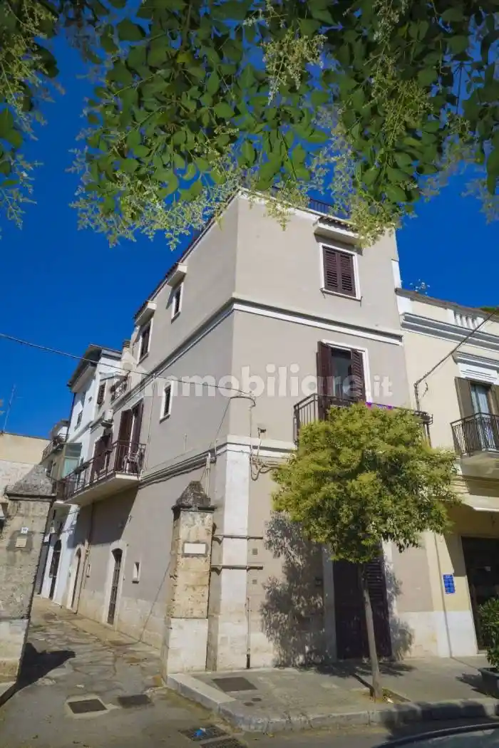 Palazzo - Edificio in vendita a Acquaviva delle Fonti