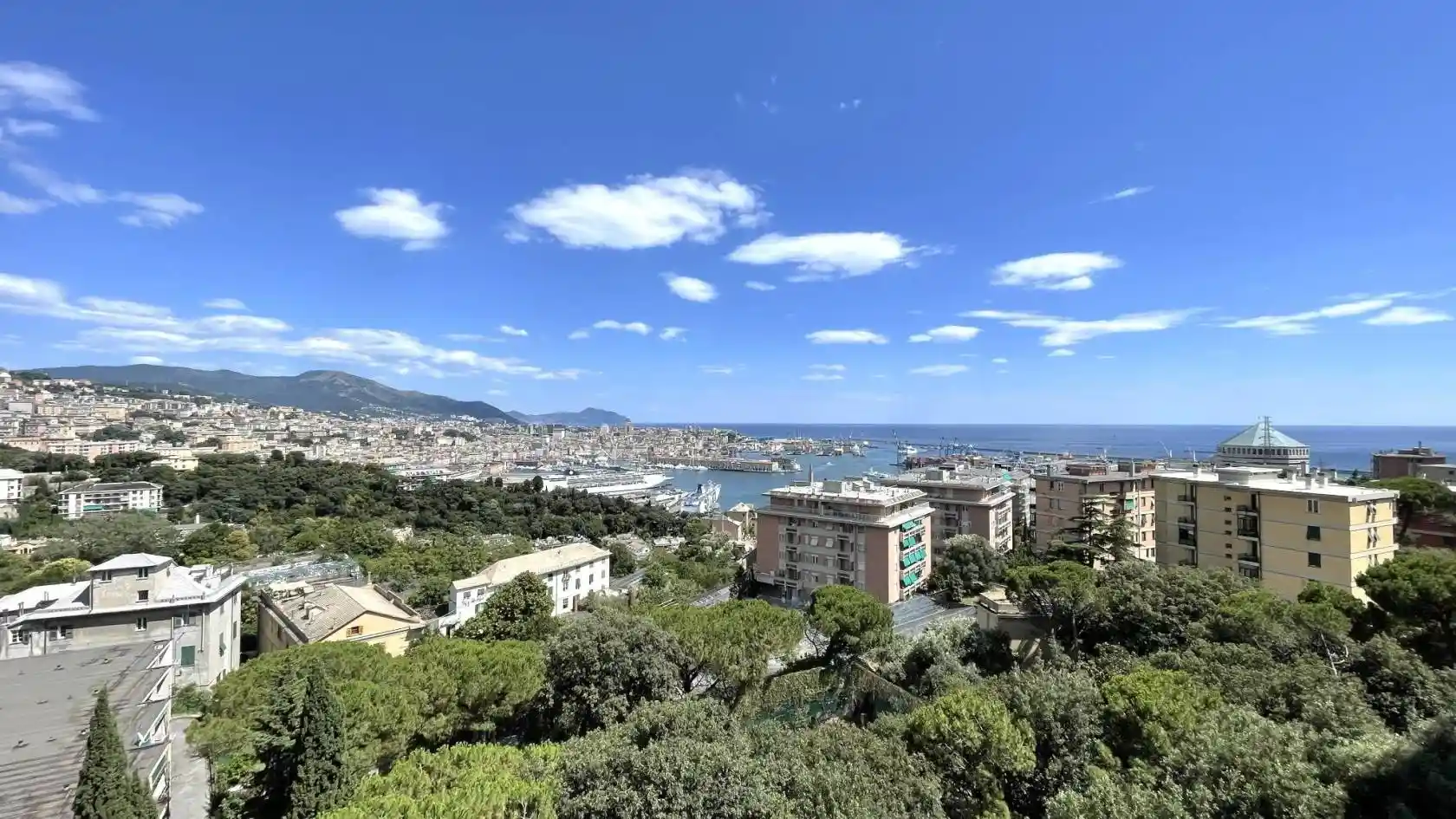 Appartamento in vendita a Genova
