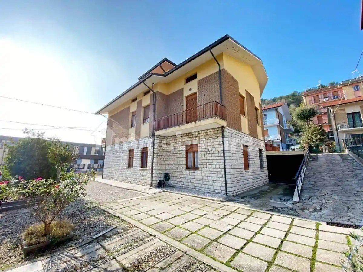 Villa in vendita a Pesaro