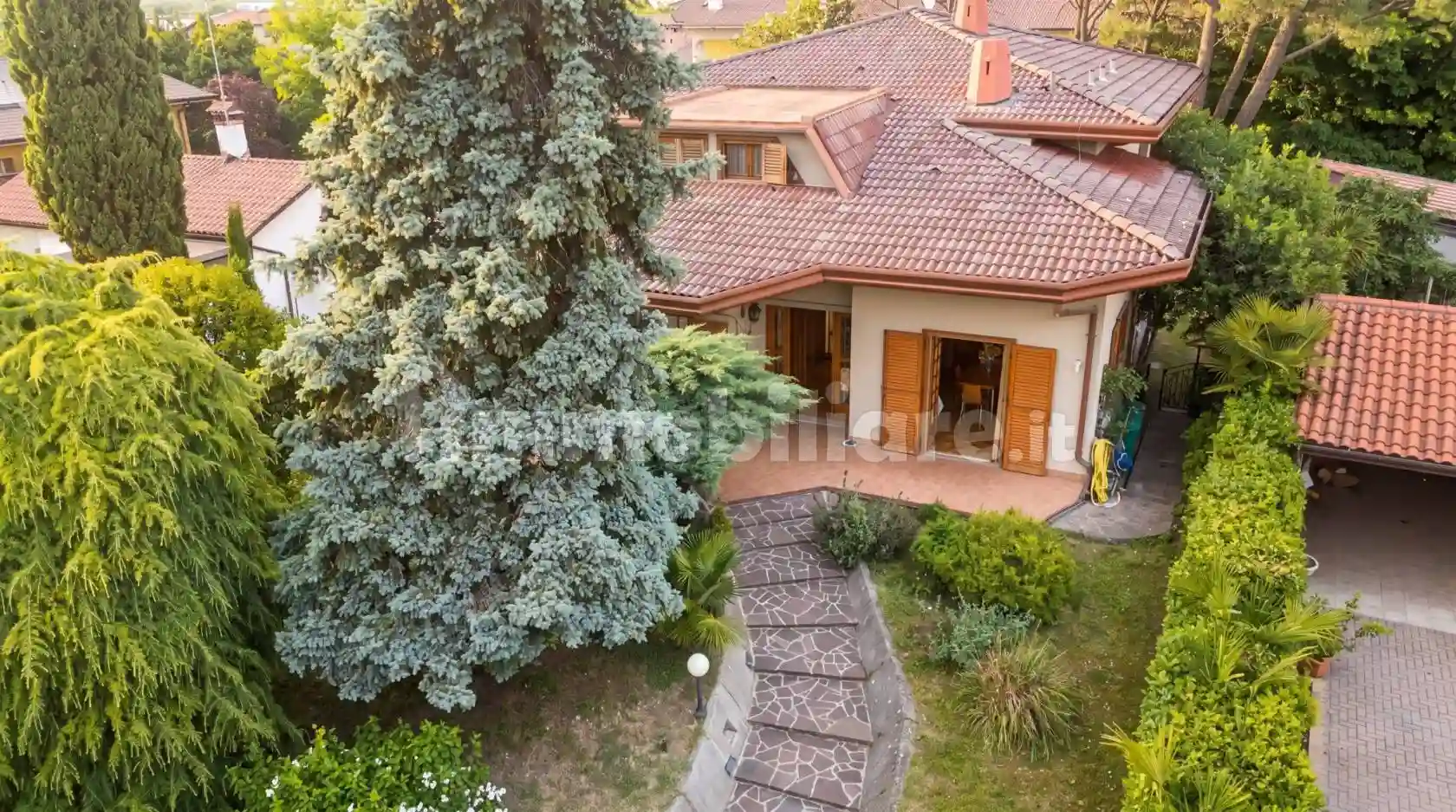 Villa - foto 2