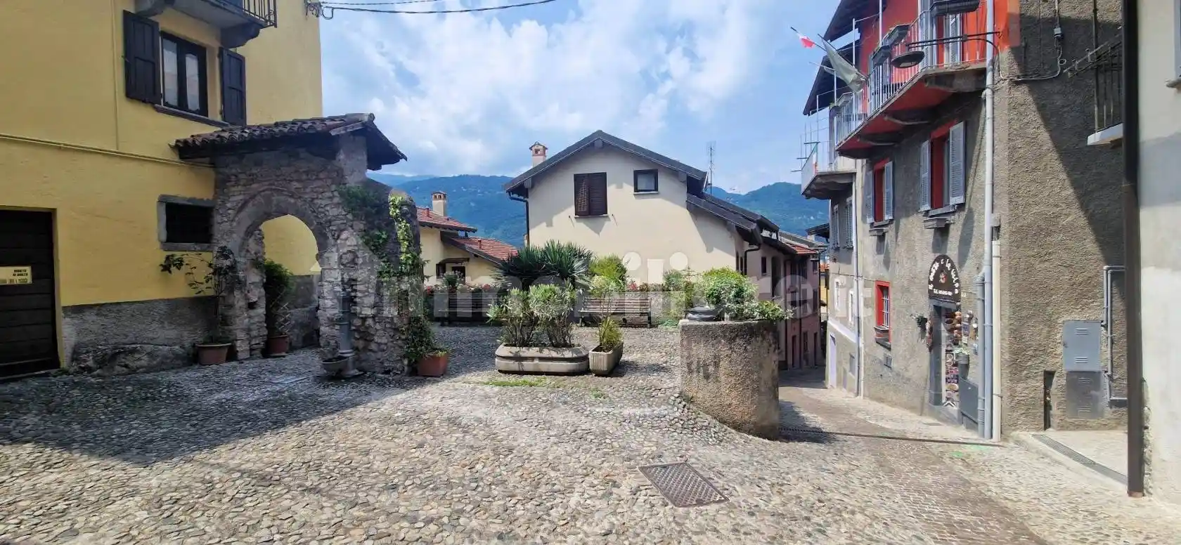 Casa indipendente in vendita a Lierna