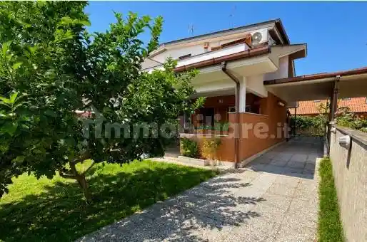 Villa in vendita a Ardea
