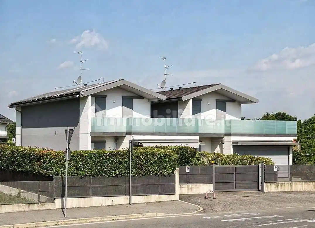 Villa in vendita a Cadorago