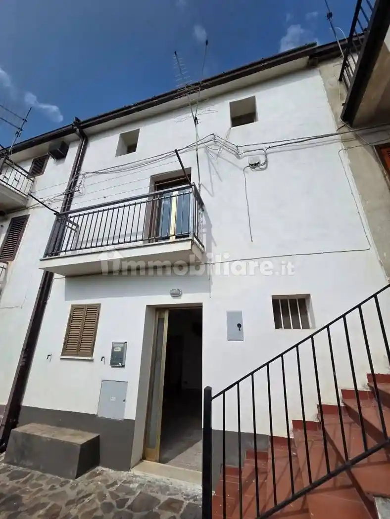 Casa indipendente in affitto a San Vincenzo la Costa