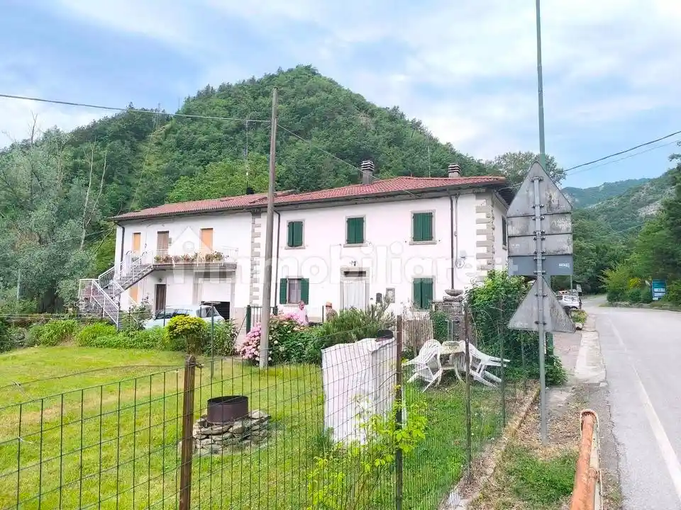 Casa indipendente in vendita a Santa Sofia
