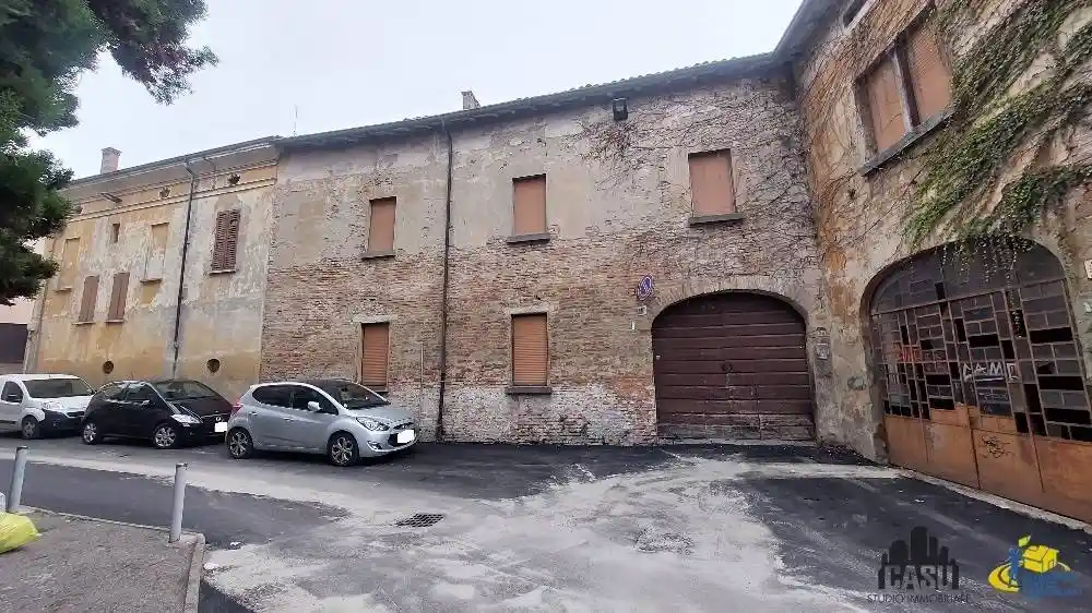 Palazzo - Edificio in vendita a Viadana
