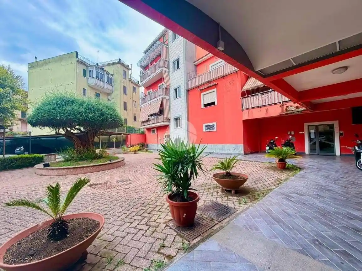 Appartamento in vendita a Napoli