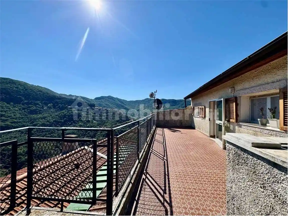Casa indipendente in vendita a Cesio
