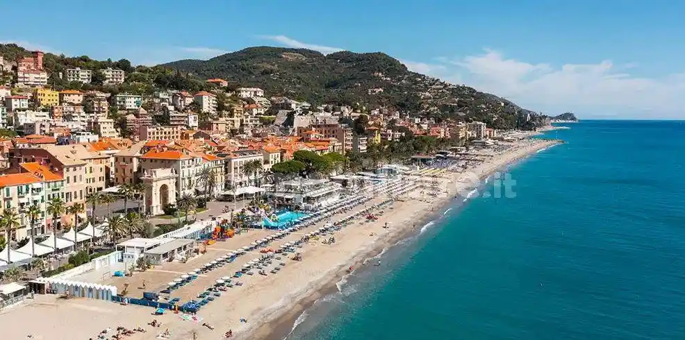 Appartamento in vendita a Finale Ligure