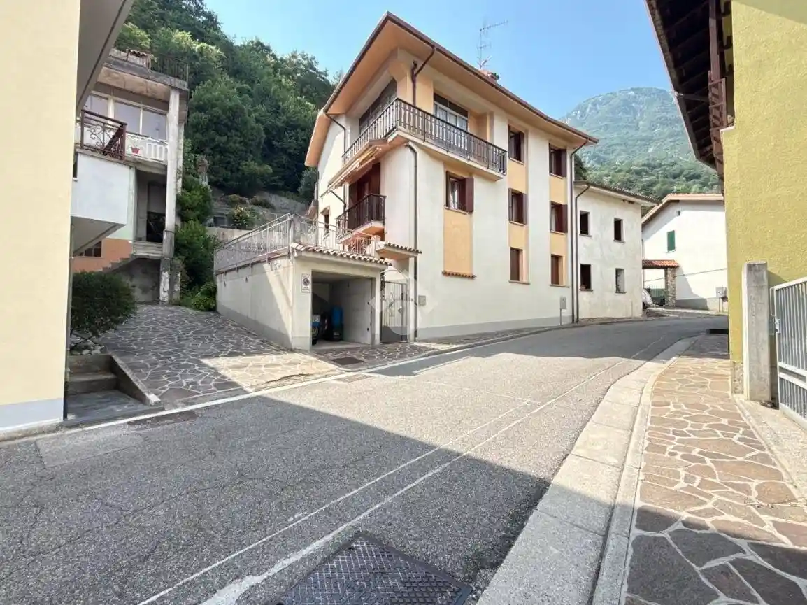 Casa indipendente in vendita a Trasaghis