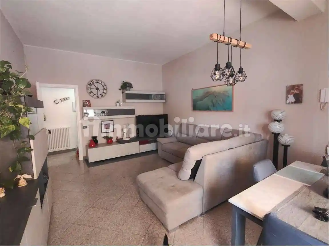 Casa indipendente in vendita a Luni