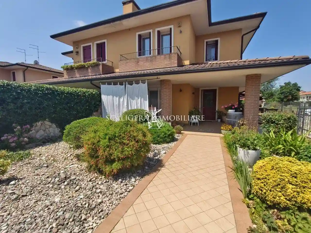 Villa - foto 2