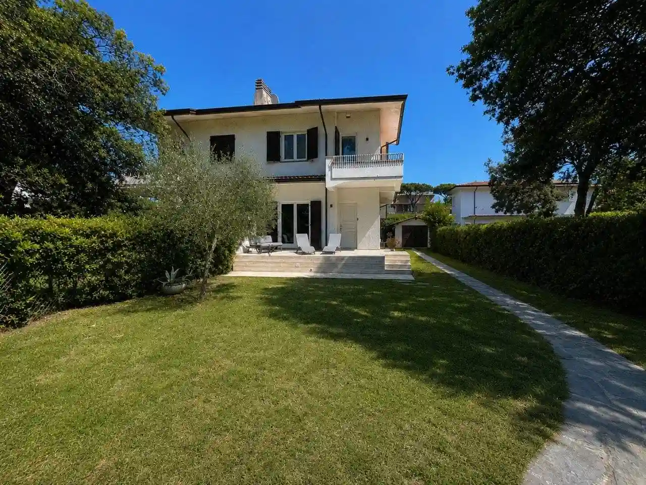 Villa - foto 2