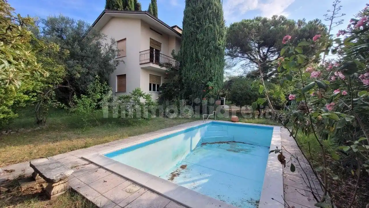 Villa in vendita a Moniga del Garda