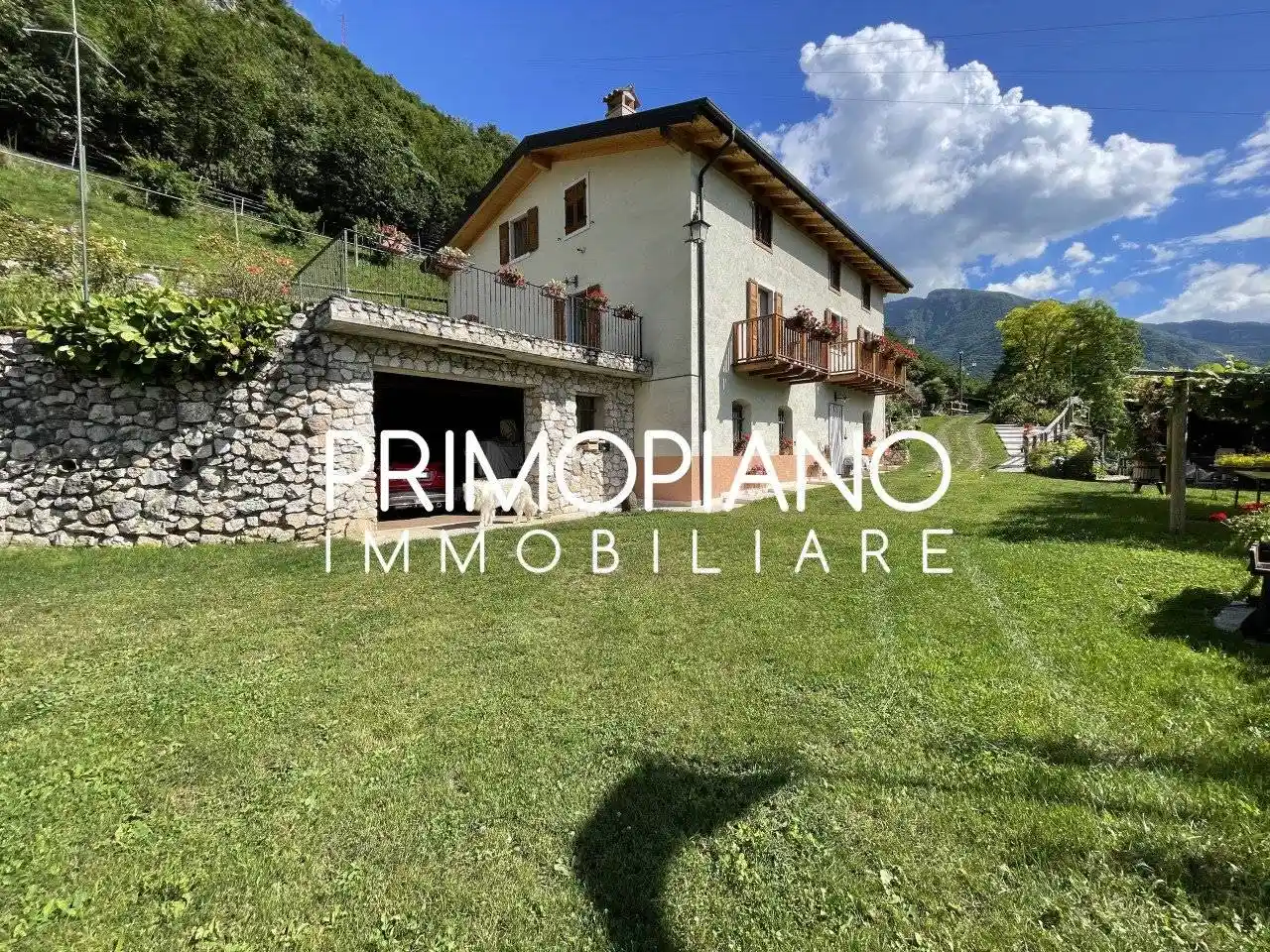 Casa indipendente in vendita a Ala