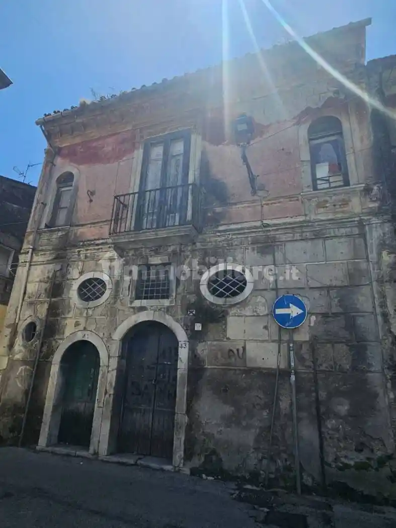 Palazzo - Edificio in vendita a Montoro